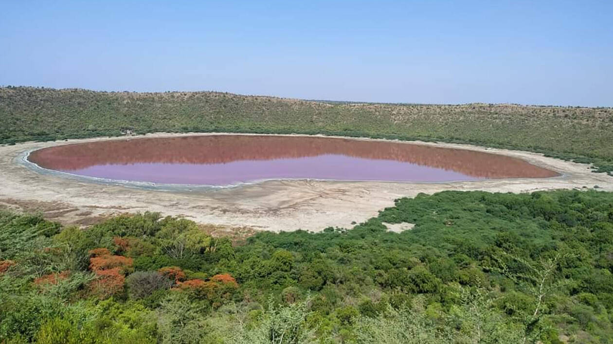 Μυστήριο με λίμνη 50.000 χρόνων στην Ινδία που έγινε ροζ μέσα σε μια ημέρα