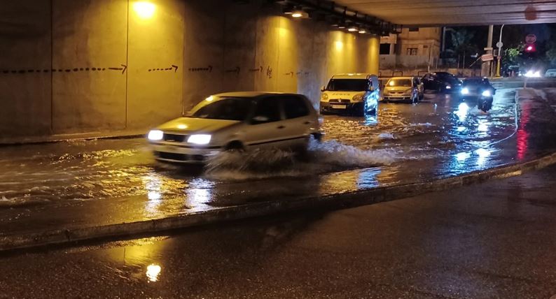 Κακοκαιρία: Προβλήματα από την έντονη βροχόπτωση στην Αττική – Ποιες περιοχές πλήττονται