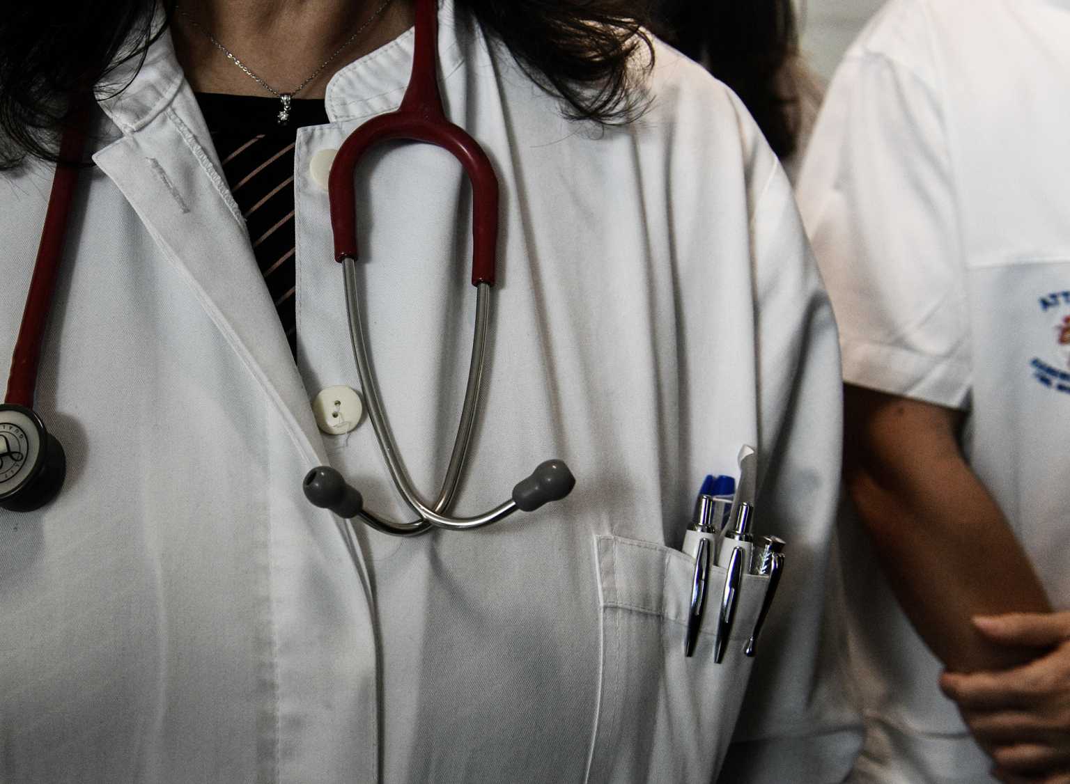 Αγρίνιο: «Εμπιστευτείτε την επιστήμη και εμβολιαστείτε» – Η εξομολόγηση ενός ανθρώπου που νόσησε με κορονοϊό