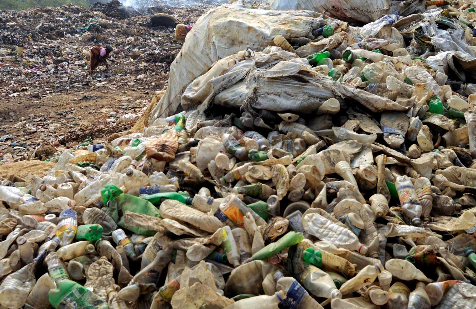 Η ανακύκλωση δε μας σώζει από τα πλαστικά – Πρόβλεψη για διπλασιασμό τους