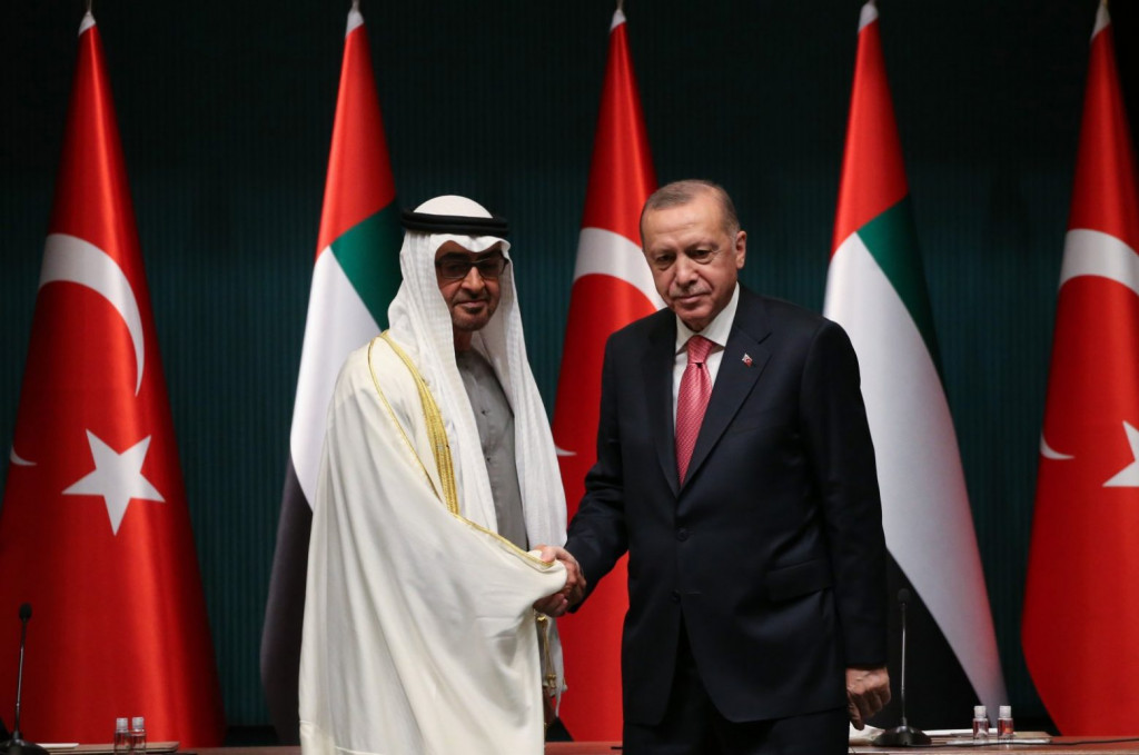 Ο Ερντογάν στρέφεται στον Κόλπο για να σώσει την τουρκική οικονομία