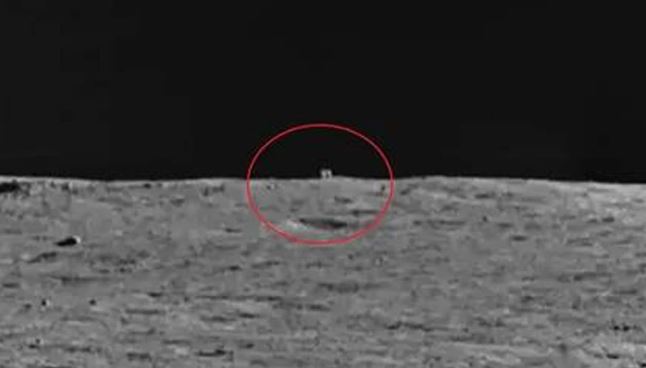 Λύθηκε το μυστήριο με «το αινιγματικό καλύβι στη Σελήνη» – Τι έδειξε η κοντινή φωτογραφία του κινεζικού ρόβερ