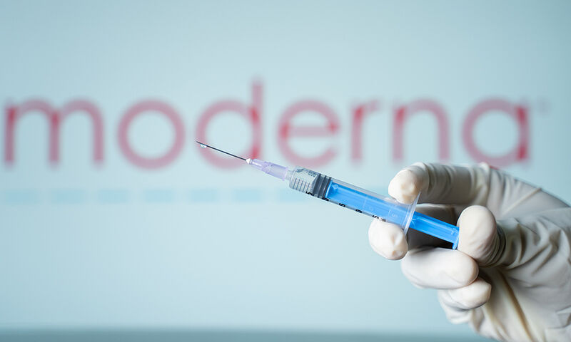 Κορονοϊός: Πού υπερτερεί το εμβόλιο της Moderna έναντι του εμβολίου της Pfizer