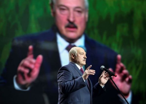 Λευκορωσία: Με πόλεμο απειλεί ο Λουκασένκο – Υποστηρίζει ότι η Ουκρανία εξαπέλυσε πυραύλους εναντίον της χώρας του
