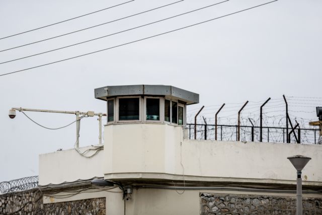 Φυλακές Κορυδαλλού: Πειθαρχικά μέτρα στο προσωπικό για το γλέντι στο κελί του Λιγνάδη