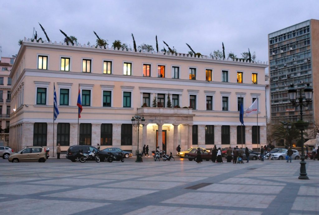 Κώστας Μπακογιάννης: Από αύριο κλείνουν τα φώτα στο δημαρχείο της Αθήνας