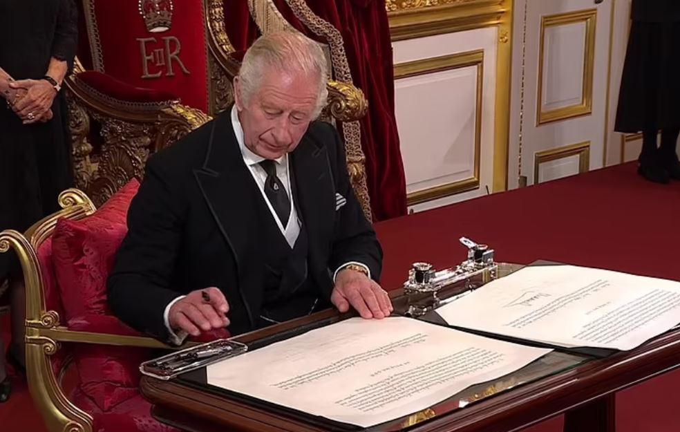 Κάρολος Γ’: Ανακηρύχθηκε επισήμως βασιλιάς του Ηνωμένου Βασιλείου