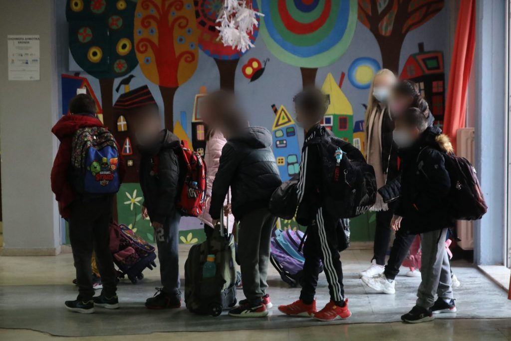 Σχολεία: Επιστροφή αύριο στα θρανία για τους μαθητές – Τα μέτρα για τον κοροναϊό