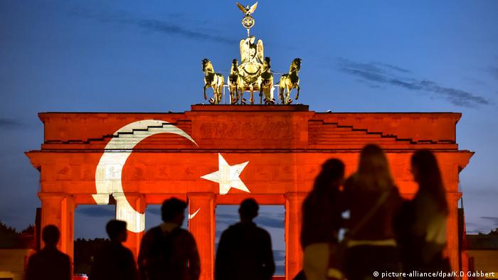 Όλο και περισσότεροι Τούρκοι καταφεύγουν στη Γερμανία