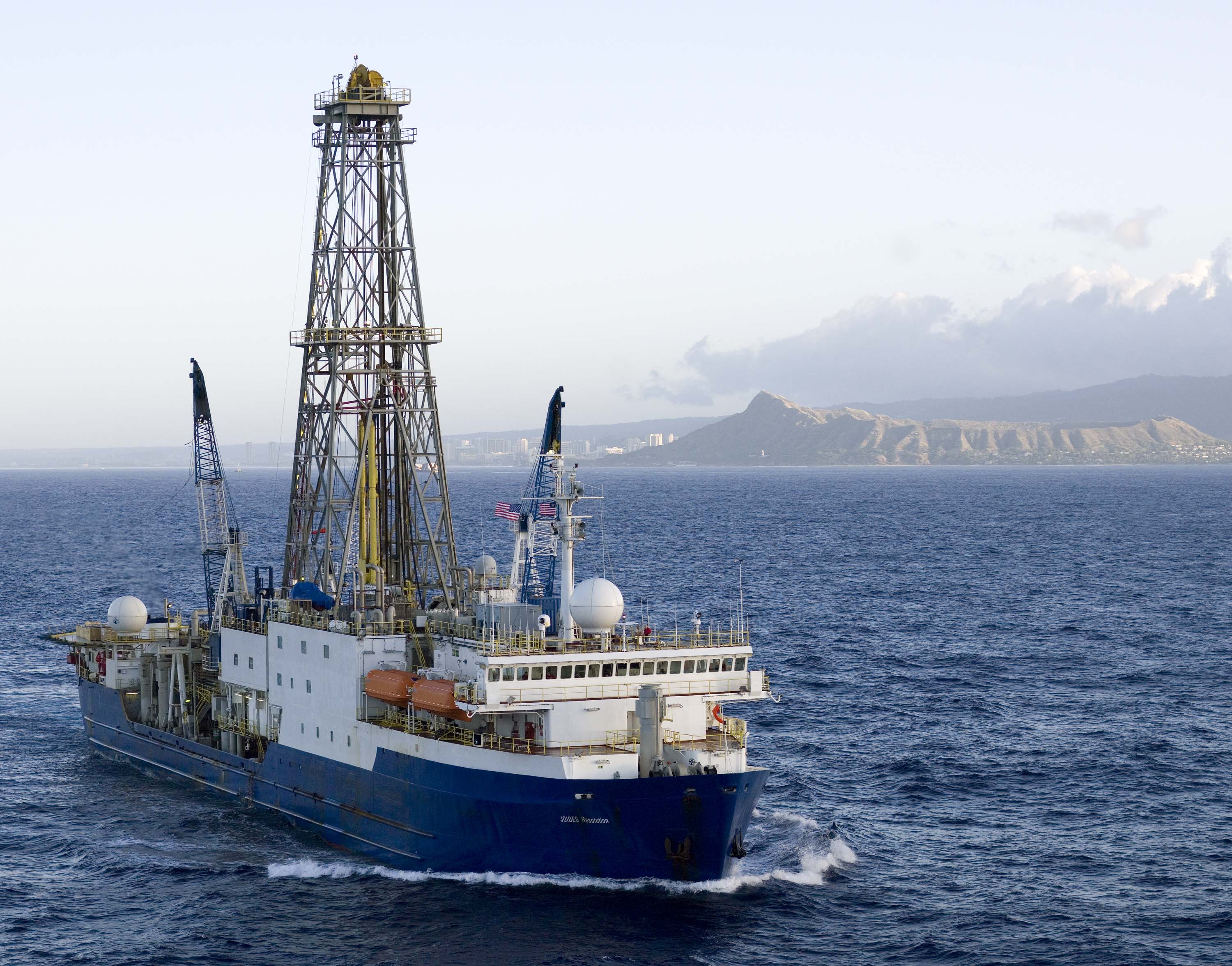 Σαντορίνη: Αμερικανικό ερευνητικό πλοίο ξεκινά τον Δεκέμβριο γεωτρήσεις γύρω από τα ηφαίστειά της