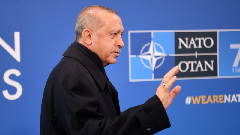 Θα διώξει τον Ερντογάν το ΝΑΤΟ αν ασκήσει βέτο;