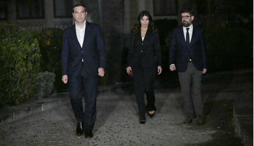 Παρακολουθήσεις: Την παραίτηση του πρωθυπουργού ζήτησε ο Αλέξης Τσίπρας