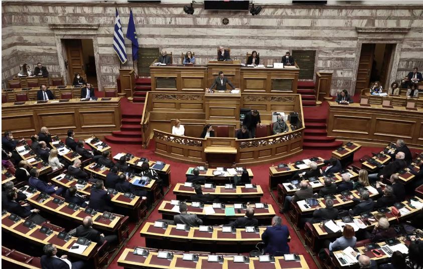 Παρακολουθήσεις: Η πρώτη αντίδραση των προσώπων που κατονόμασε ο Αλέξης Τσίπρας στη Βουλή