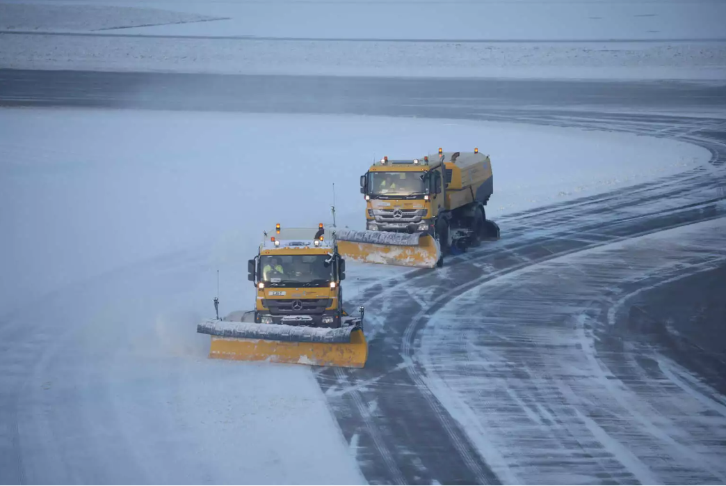Μάντσεστερ: Σφοδρή χιονόπτωση στην πόλη – Έκλεισε για 2,5 ώρες το αεροδρόμιο