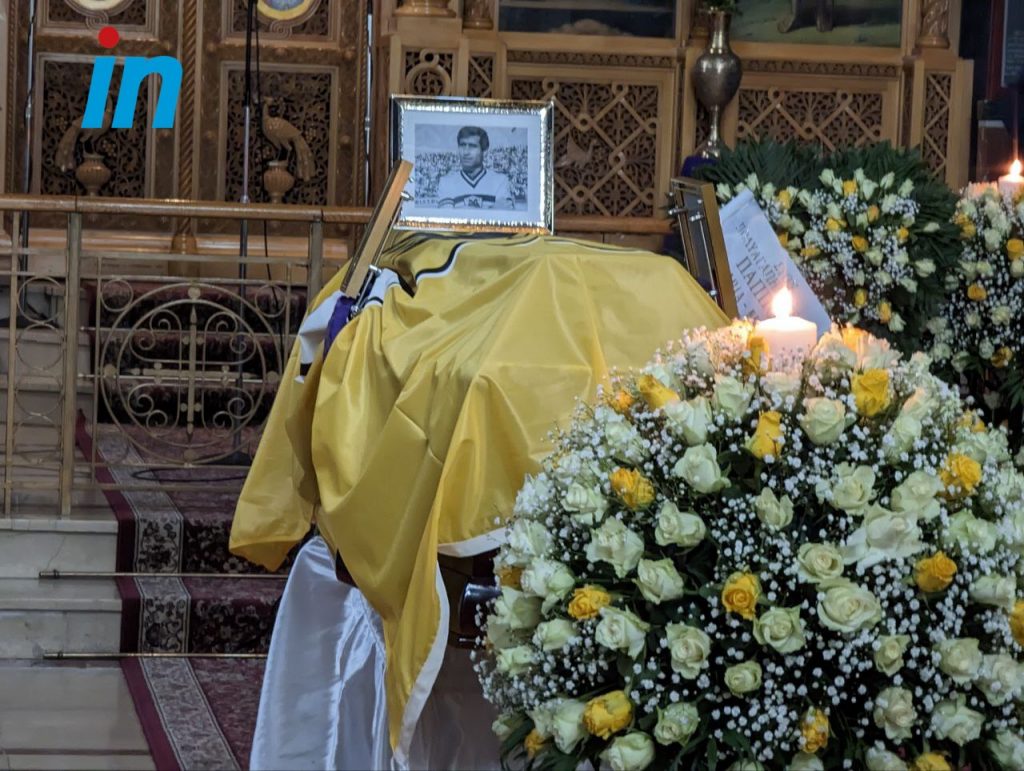 Μίμης Παπαϊωάννου: Το μεσημέρι η κηδεία του - Σε λαϊκό προσκύνημα η σορός του θρύλου του ελληνικού ποδοσφαίρου