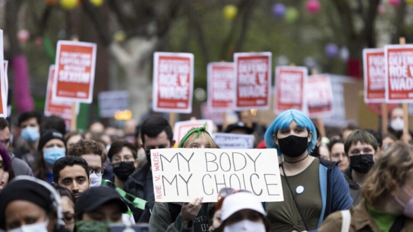 Δανία: Επιτρέπεται η άμβλωση χωρίς τη συγκατάθεση των γονέων στις έφηβες