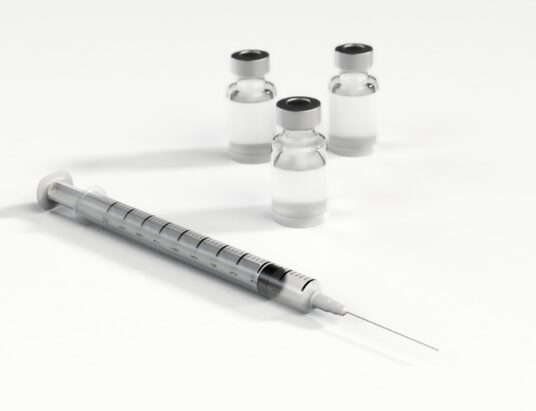 Κοροναϊός: Πότε ξεκινούν οι εμβολιασμοί