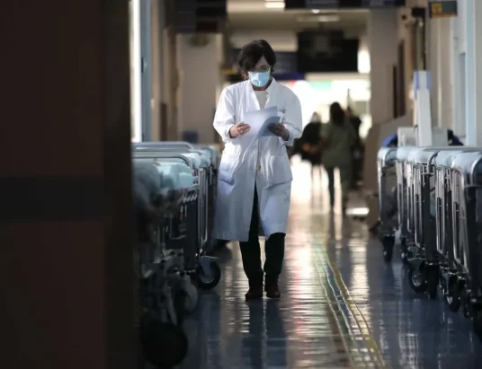 Προειδοποίηση του ECDC για το επικίνδυνο μικρόβιο Κλεμπσιέλλα που εντοπίστηκε σε 15 ελληνικά νοσοκομεία
